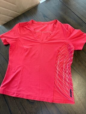 Mexxsport Women’s V-Neck Active Top in Coral with Side Graphic